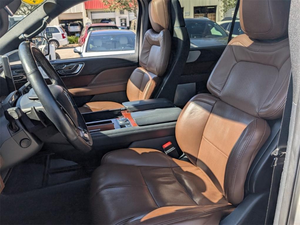 used 2022 Lincoln Navigator car, priced at $50,778