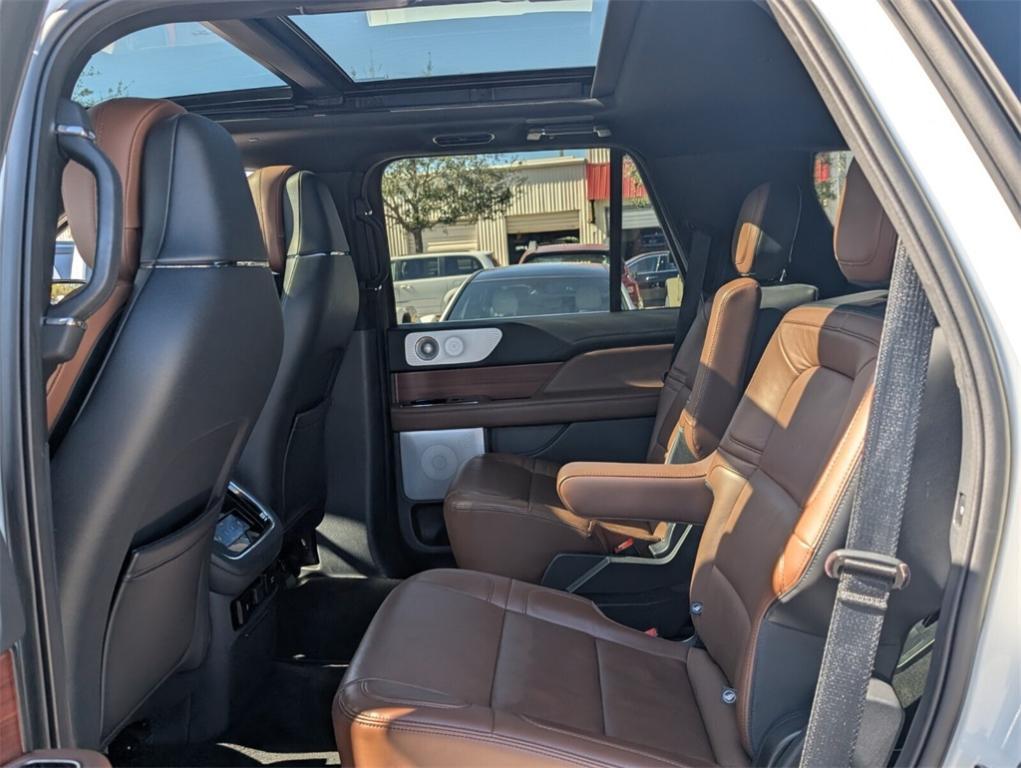 used 2022 Lincoln Navigator car, priced at $50,778