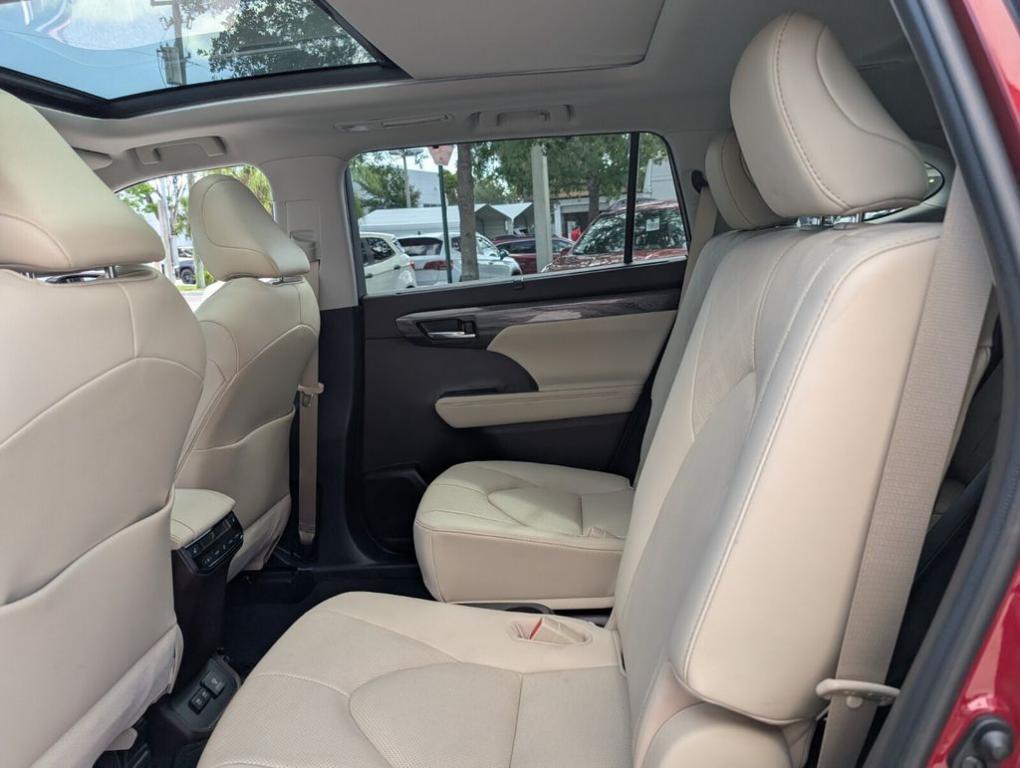 used 2021 Toyota Highlander car, priced at $35,988