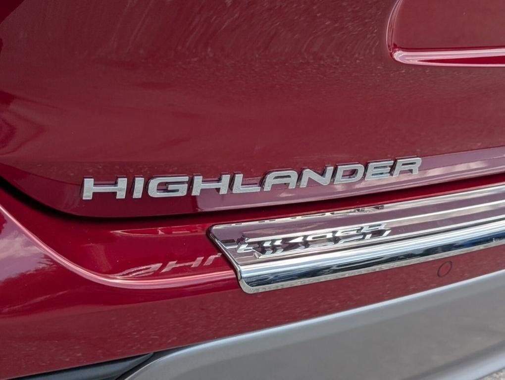 used 2021 Toyota Highlander car, priced at $35,988