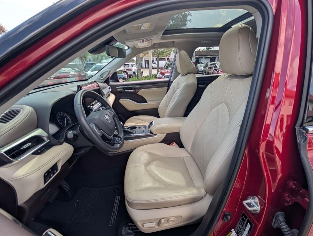 used 2021 Toyota Highlander car, priced at $35,988