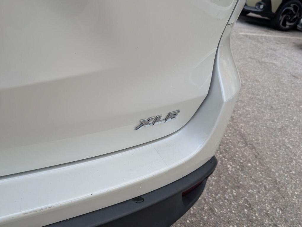 used 2018 Toyota Highlander car, priced at $25,988