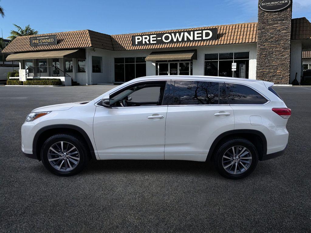 used 2018 Toyota Highlander car, priced at $25,988