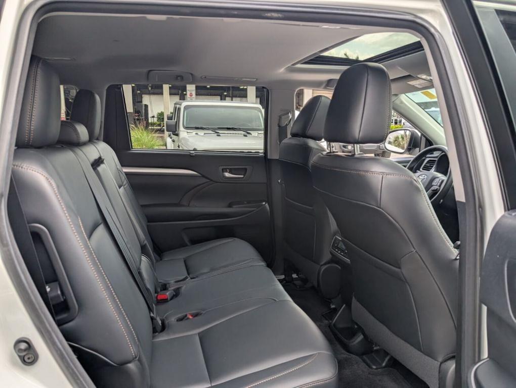 used 2018 Toyota Highlander car, priced at $25,988