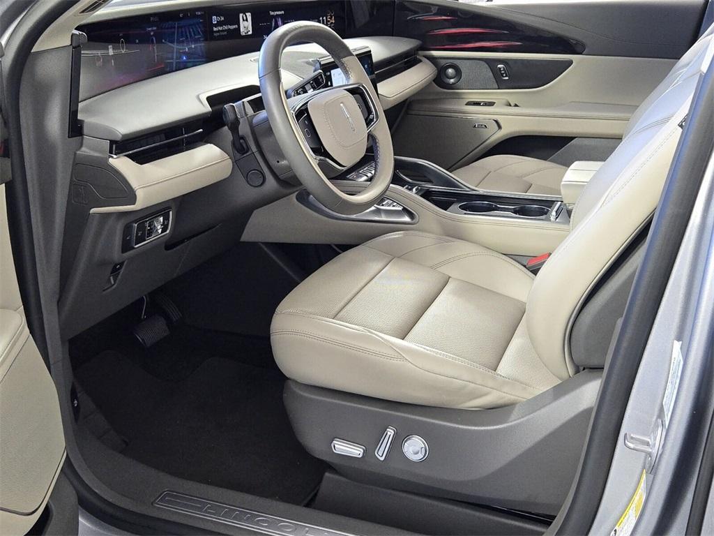used 2024 Lincoln Nautilus car, priced at $42,498