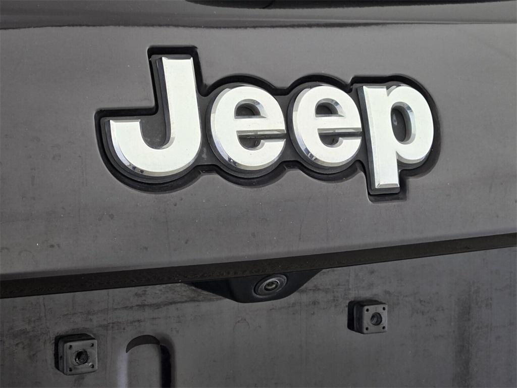 used 2021 Jeep Grand Cherokee car, priced at $16,488