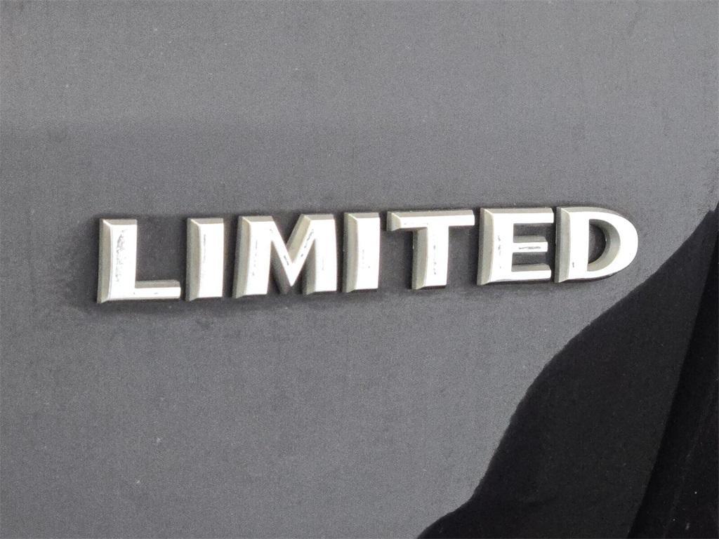 used 2021 Jeep Grand Cherokee car, priced at $16,488