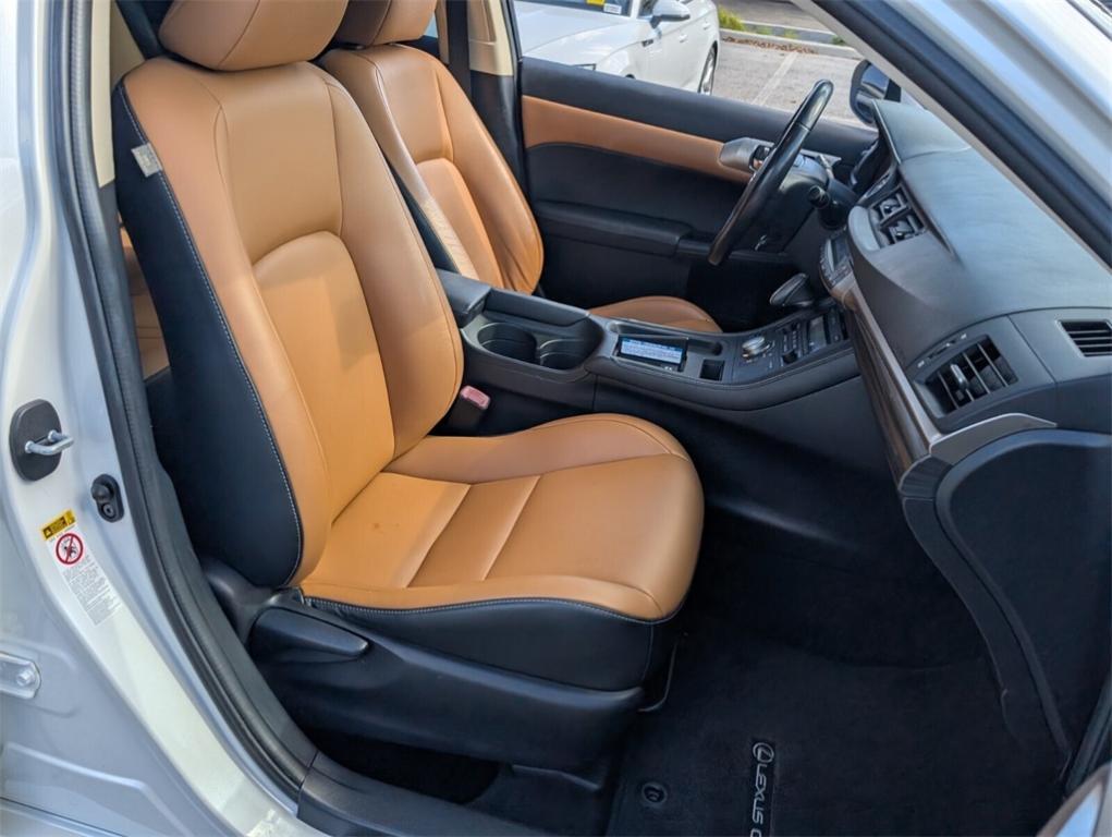 used 2015 Lexus CT 200h car, priced at $13,988