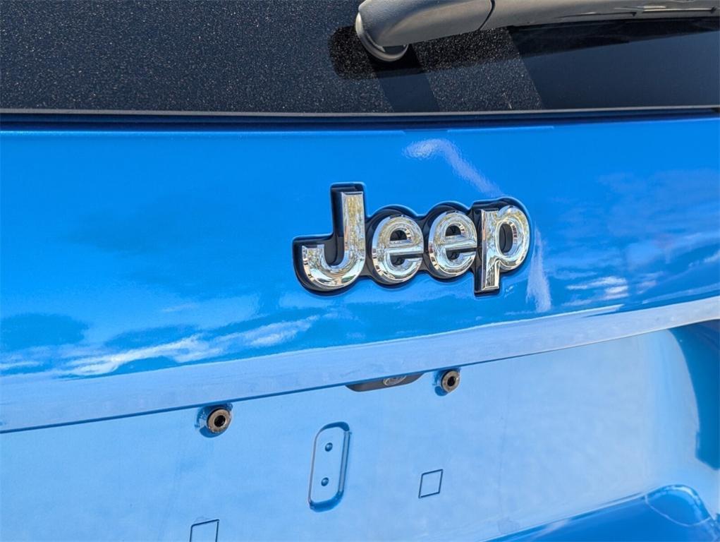 used 2022 Jeep Cherokee car, priced at $24,998