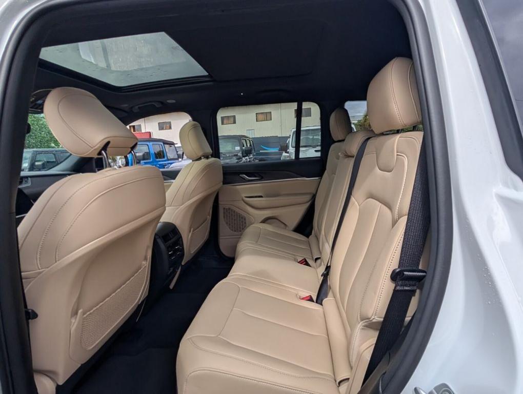 used 2023 Jeep Grand Cherokee car, priced at $29,000