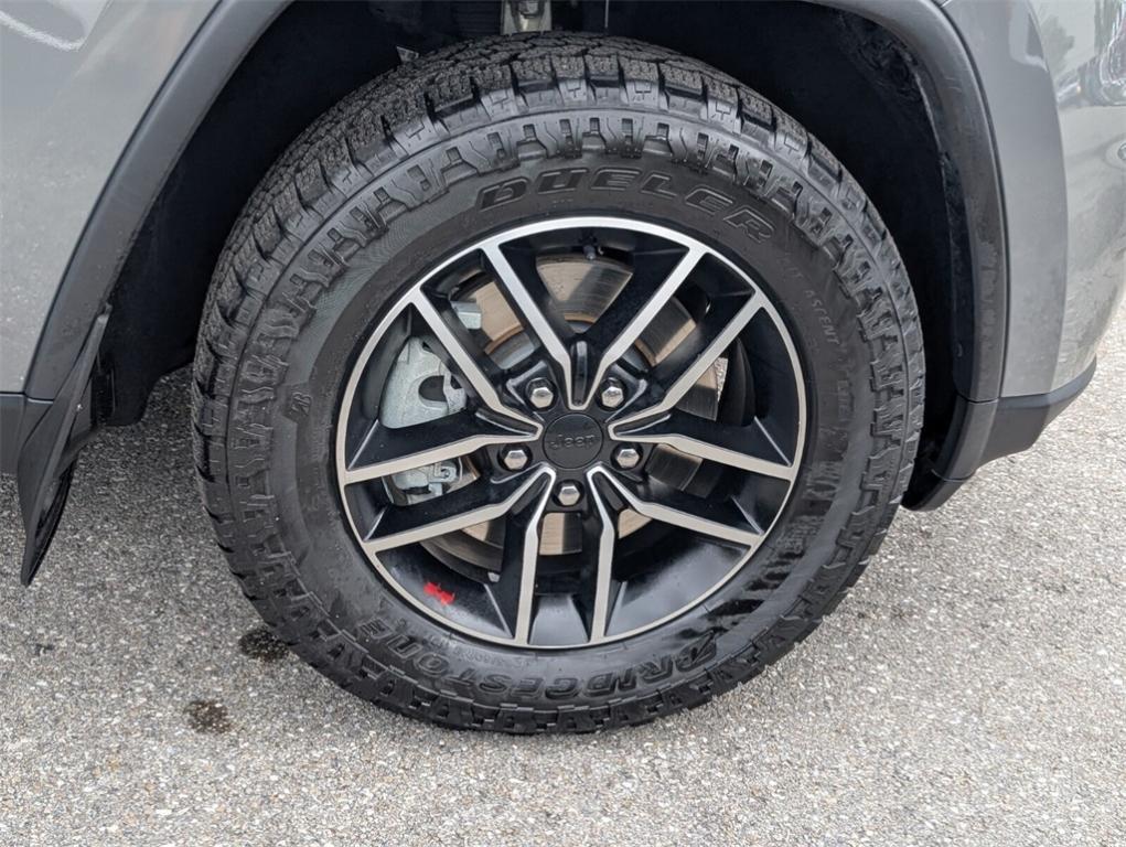 used 2021 Jeep Grand Cherokee car, priced at $24,777