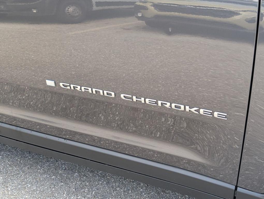 used 2024 Jeep Grand Cherokee car, priced at $32,888