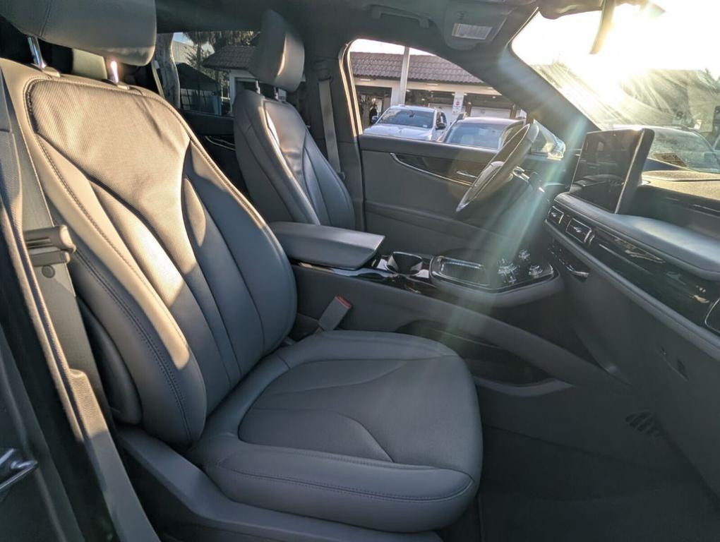 used 2022 Lincoln Nautilus car, priced at $30,000