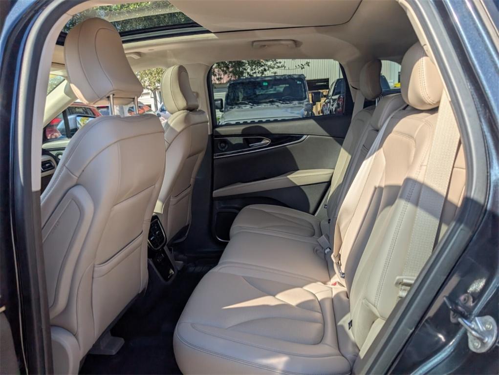 used 2021 Lincoln Nautilus car, priced at $28,988