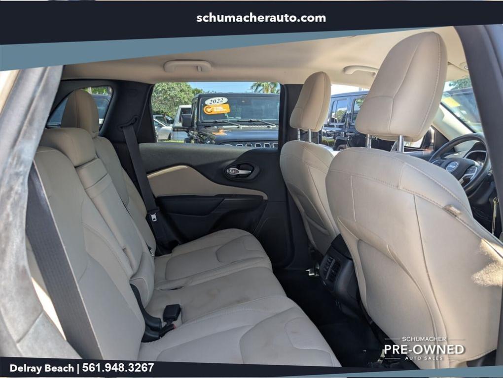 used 2015 Jeep Cherokee car, priced at $13,500