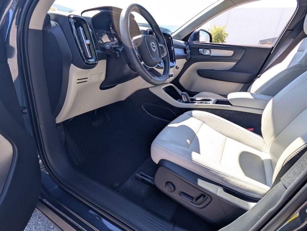 used 2021 Volvo XC40 car, priced at $22,998