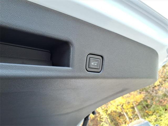 new 2026 Chevrolet Traverse car, priced at $56,344