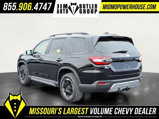 used 2025 Honda Pilot car, priced at $42,579
