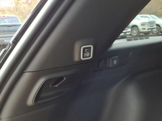 new 2025 Jeep Grand Cherokee car, priced at $32,999