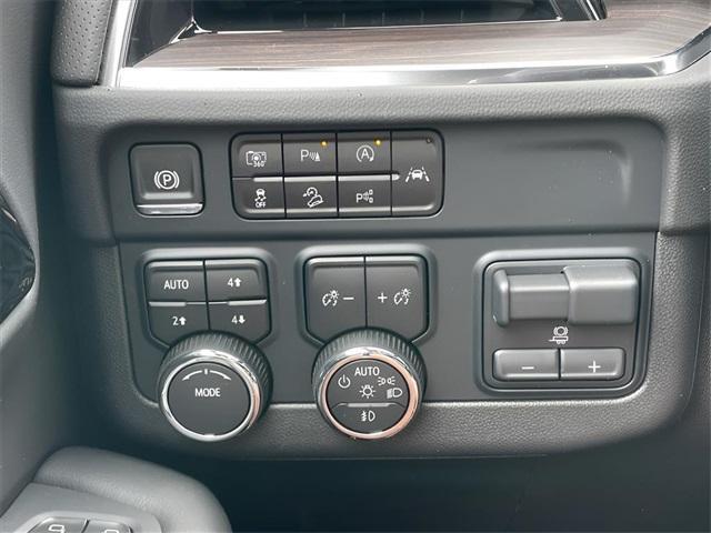 new 2025 Chevrolet Suburban car, priced at $85,275