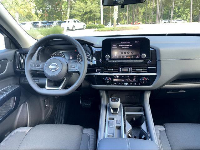 new 2025 Nissan Pathfinder car, priced at $36,775