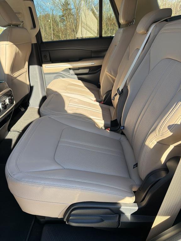 used 2024 Ford Expedition car, priced at $57,589