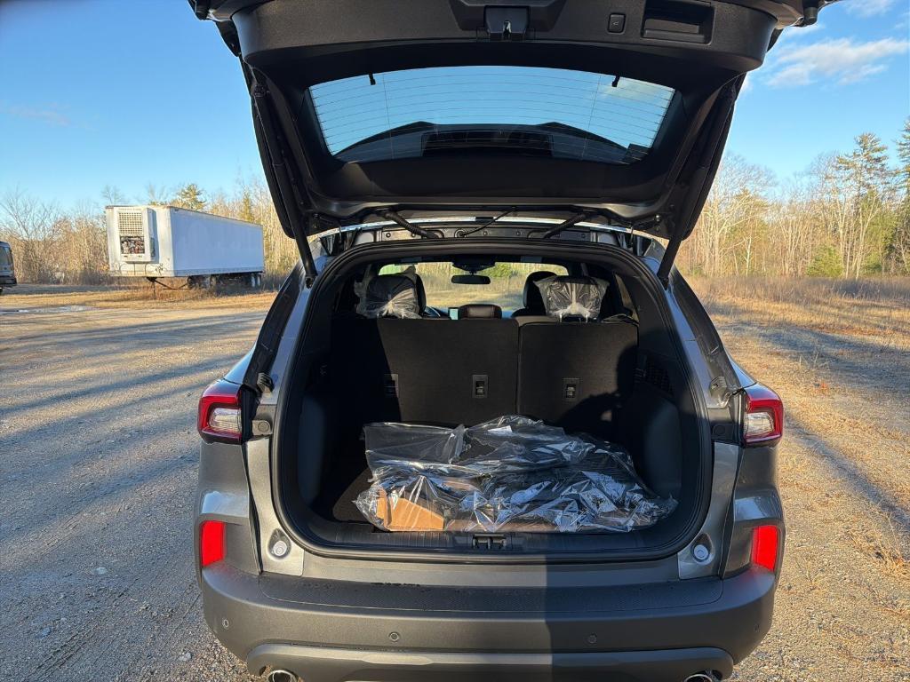 new 2026 Ford Escape car, priced at $33,868