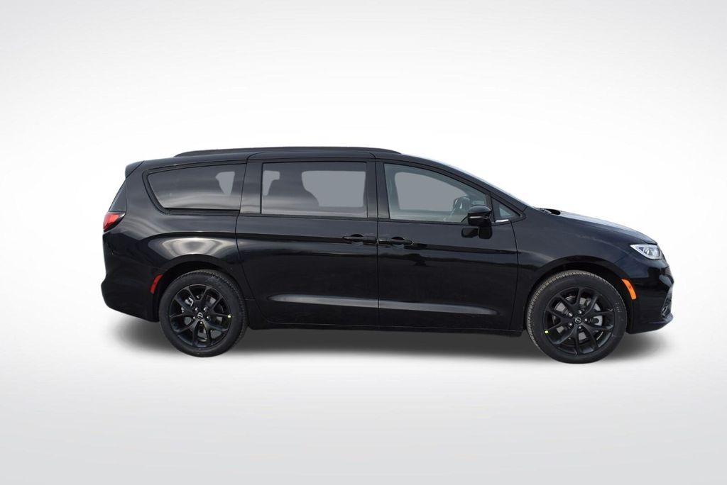new 2026 Chrysler Pacifica car, priced at $49,225