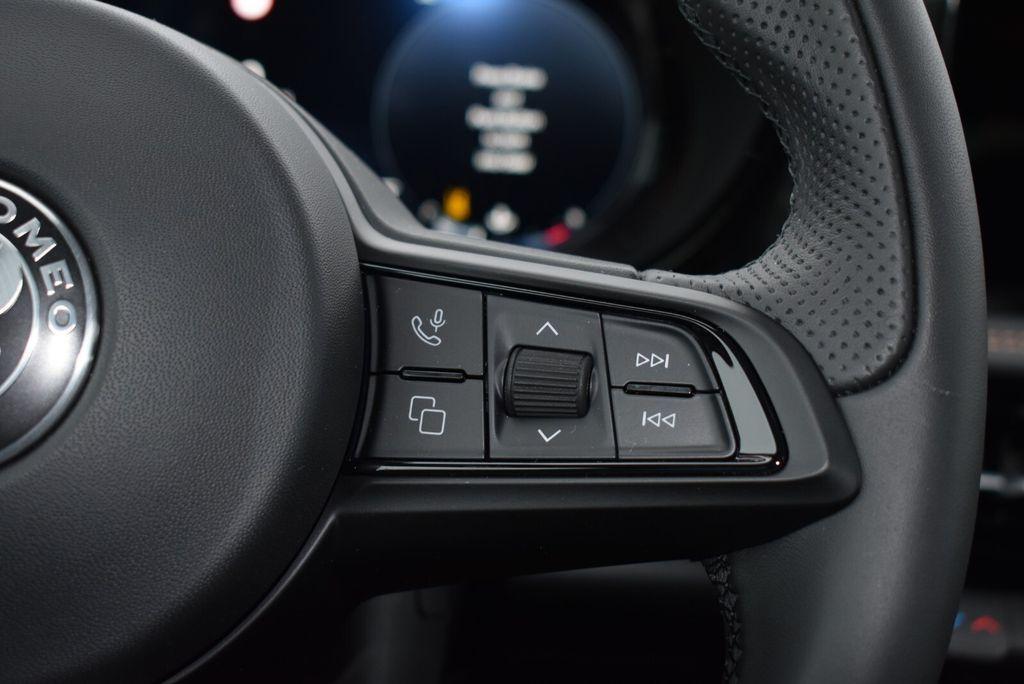 new 2025 Alfa Romeo Tonale car, priced at $40,814