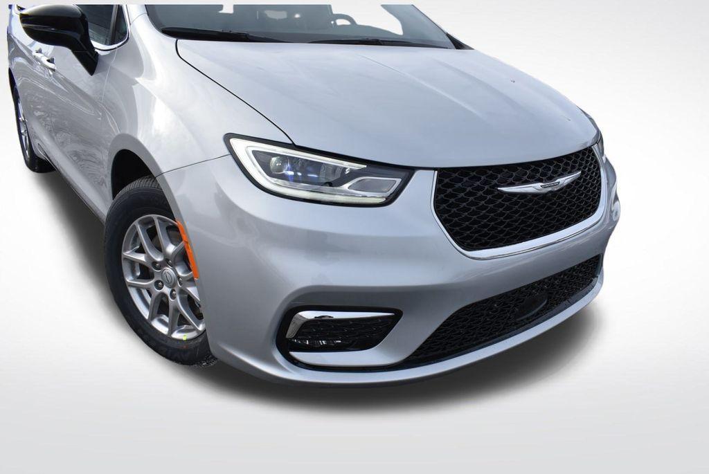 new 2026 Chrysler Pacifica car, priced at $37,499