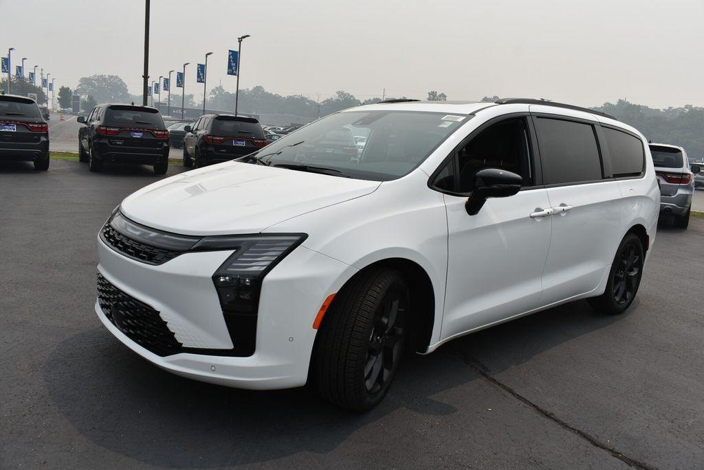 new 2027 Chrysler Pacifica car, priced at $50,372