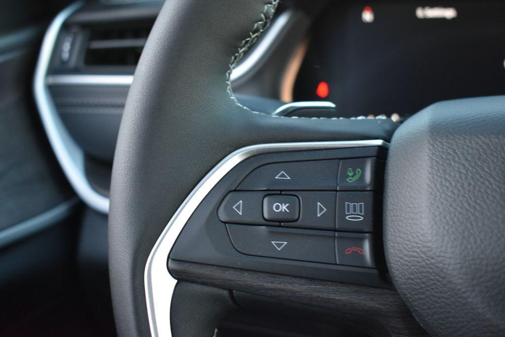 new 2025 Jeep Grand Cherokee car, priced at $45,876