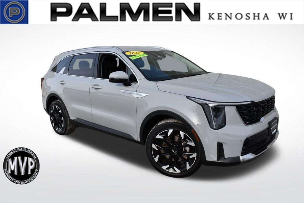 used 2025 Kia Sorento car, priced at $33,066