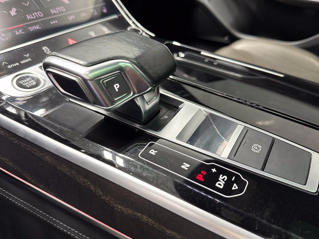 Audi A8 view 15