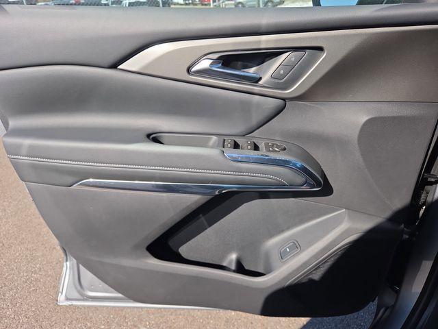 new 2026 Chevrolet Traverse car, priced at $43,132