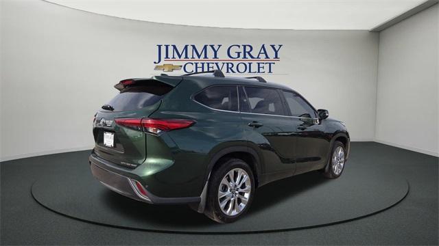 used 2023 Toyota Highlander car, priced at $40,950