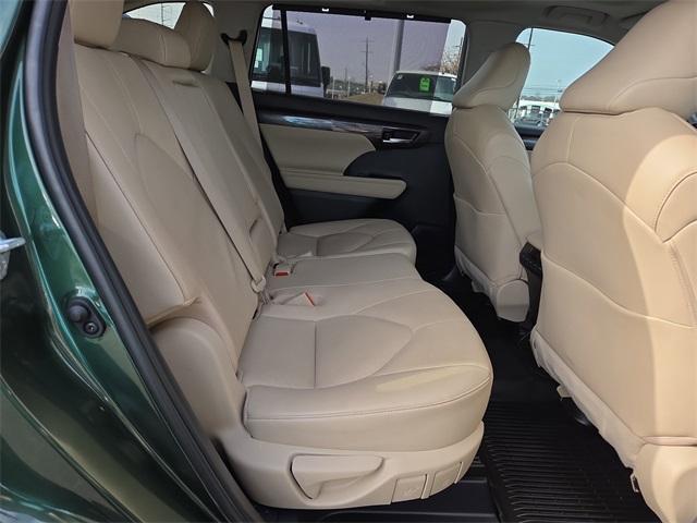 used 2023 Toyota Highlander car, priced at $40,950