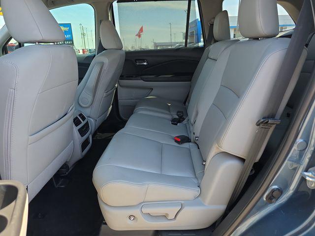 used 2022 Honda Pilot car, priced at $25,900