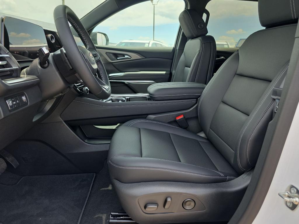 new 2026 Chevrolet Traverse car, priced at $46,202