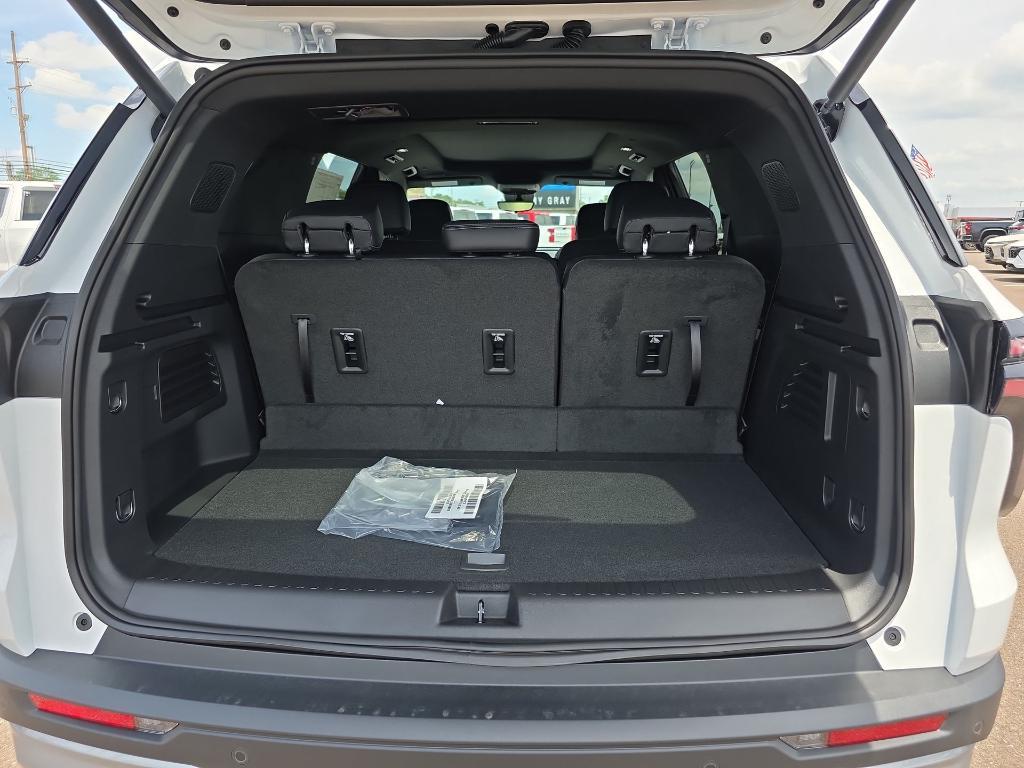 new 2026 Chevrolet Traverse car, priced at $46,202