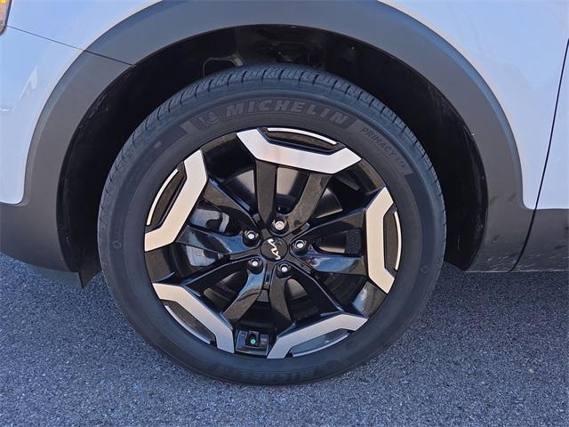 used 2024 Kia Telluride car, priced at $36,000