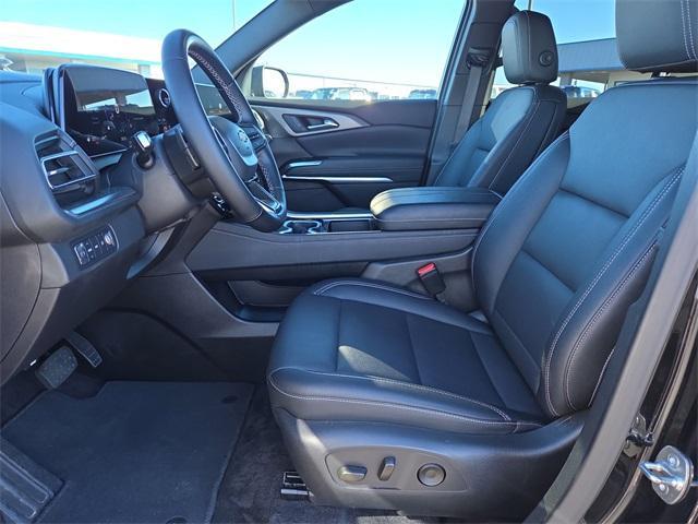 used 2025 Chevrolet Traverse car, priced at $36,950