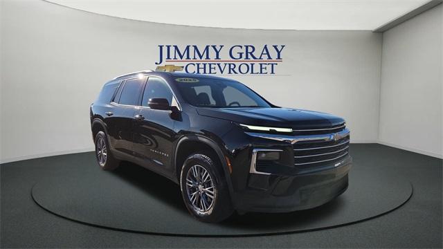used 2025 Chevrolet Traverse car, priced at $36,950