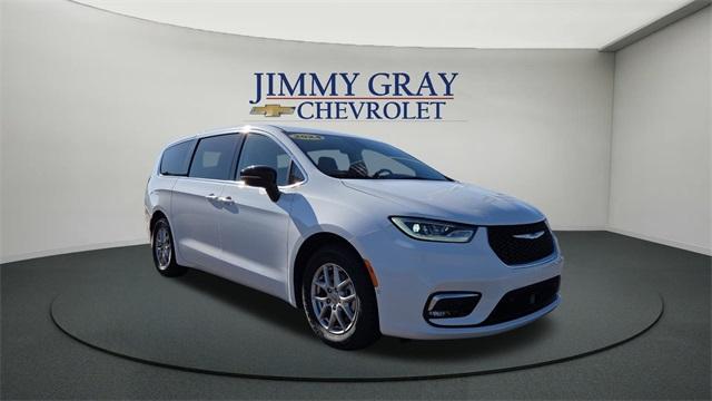 used 2024 Chrysler Pacifica car, priced at $29,950