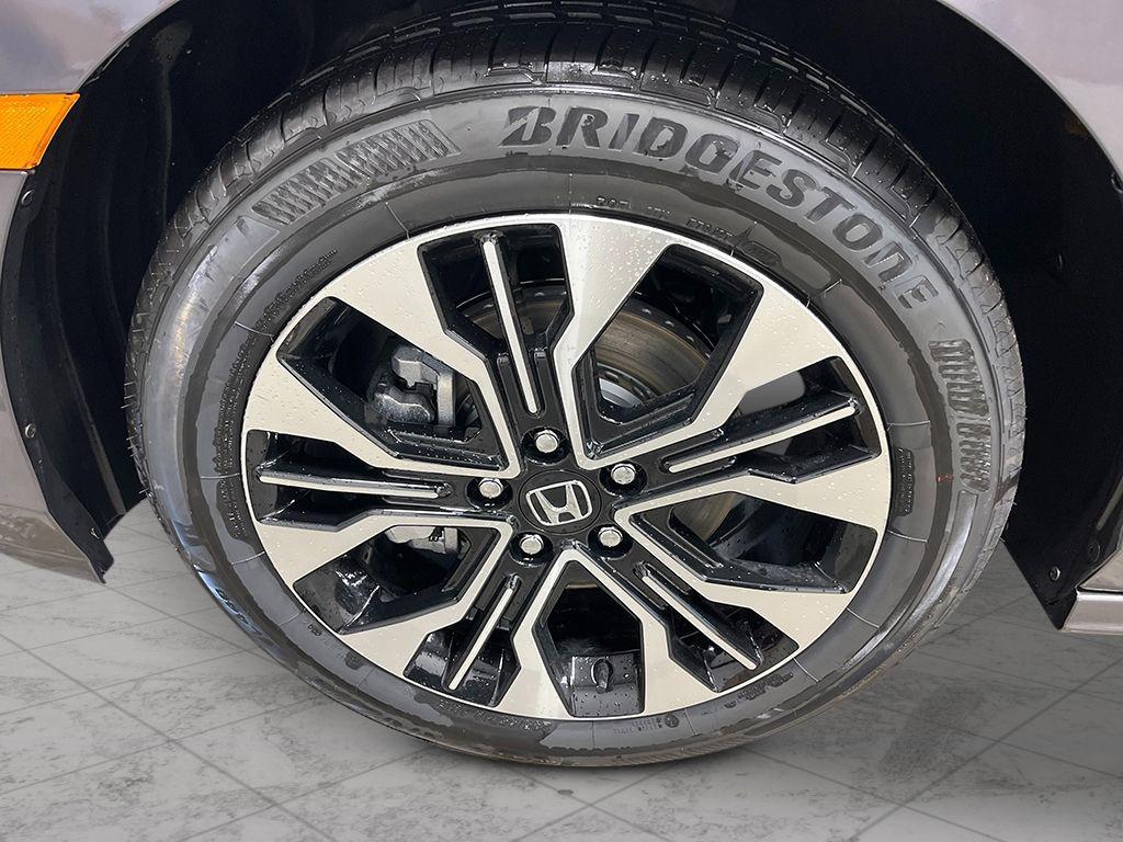 new 2026 Honda Odyssey car, priced at $54,197