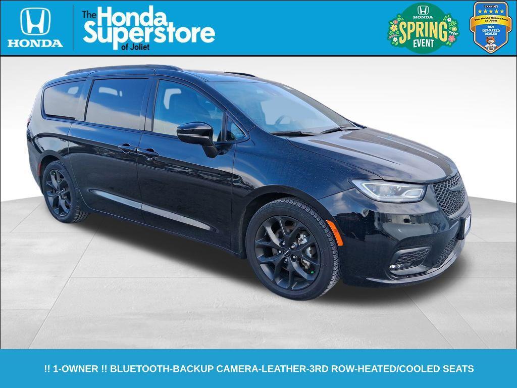 used 2025 Chrysler Pacifica car, priced at $32,990