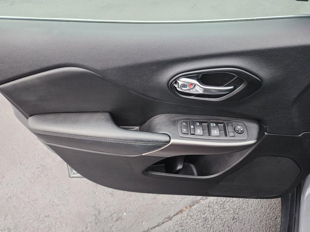 used 2021 Jeep Cherokee car, priced at $16,994