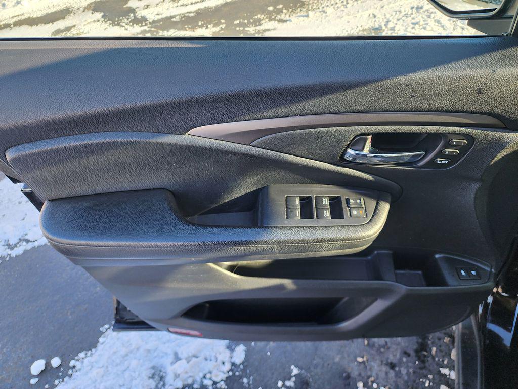 used 2020 Honda Pilot car, priced at $18,684