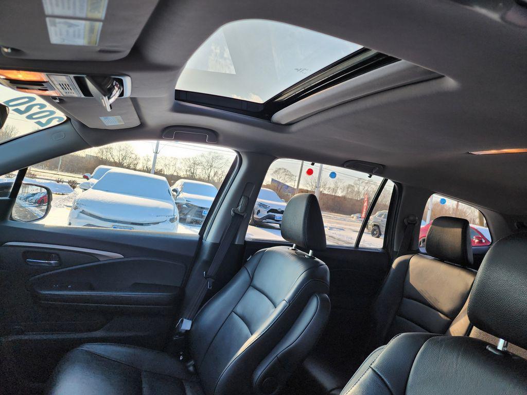 used 2020 Honda Pilot car, priced at $18,684