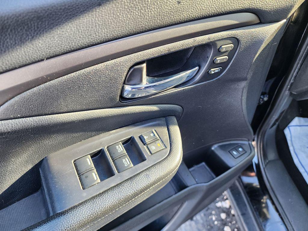 used 2020 Honda Pilot car, priced at $18,684